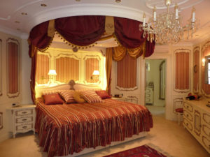 Exklusives Schlafzimmer im barocken Design